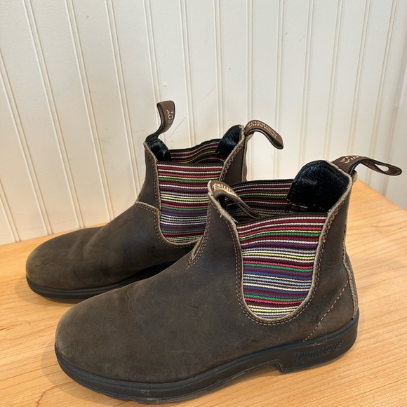 Blundstone Shoes - Blundstone Brown Ankle Boots with Striped Accents